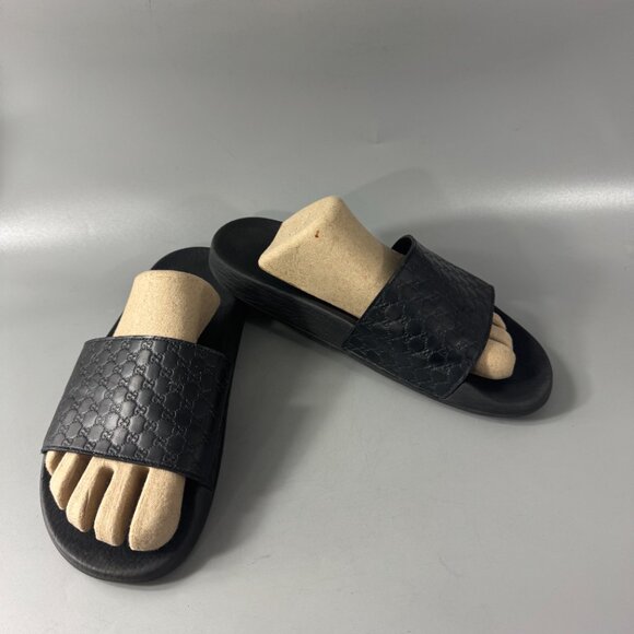 Authentic GUCCI GG Pattern Shower Sandals Black Leather x Rubber, Size 8 - Picture 1 of 16